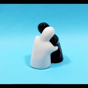 Salt and pepper shaker Ilove Australia